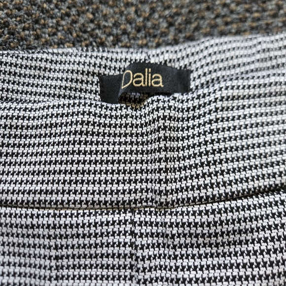 Dalia Printed Pants, Size 6 - Picture 2 of 2